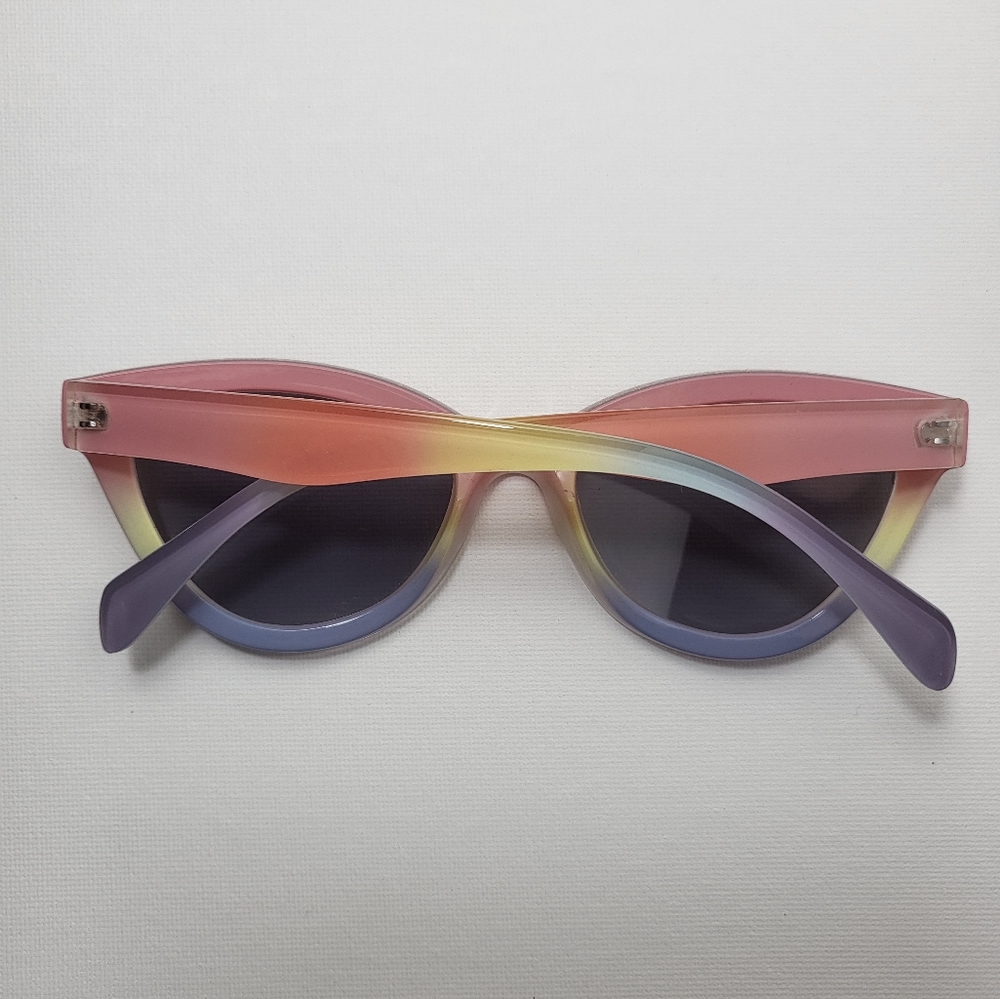 SUNGLASSES &  With Matching Case - Picture 9 of 16